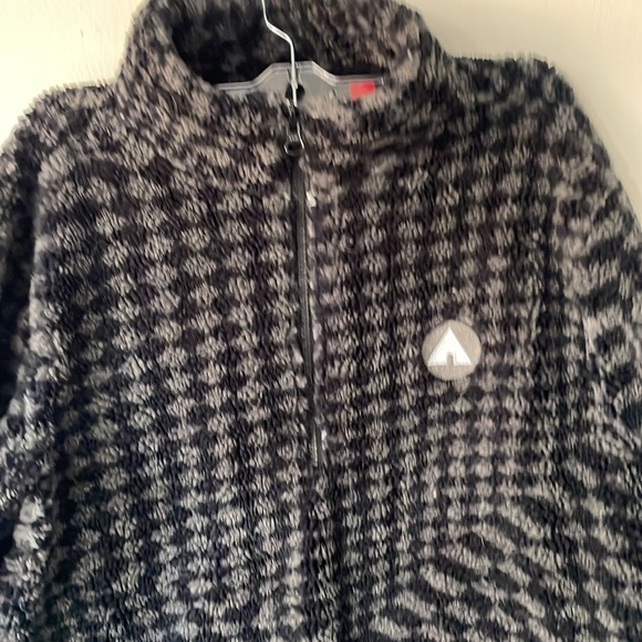 Airwalk plush half zip pullover - Picture 2 of 8